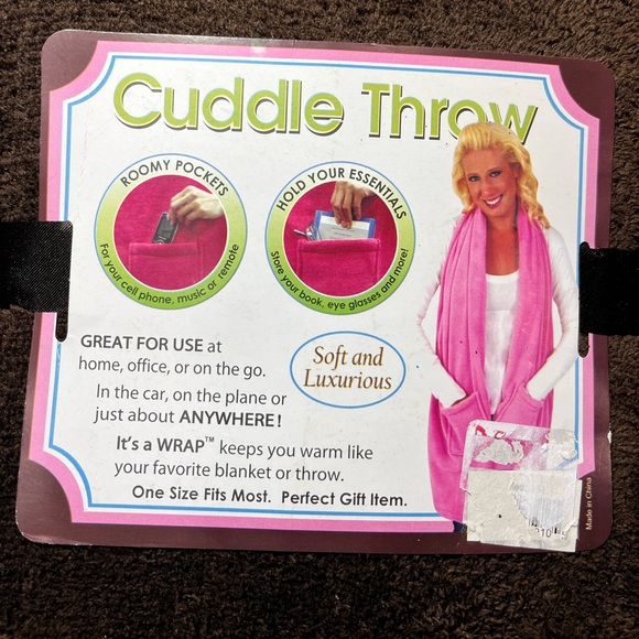 NWT Cuddle Throw Brown Color - Picture 2 of 4